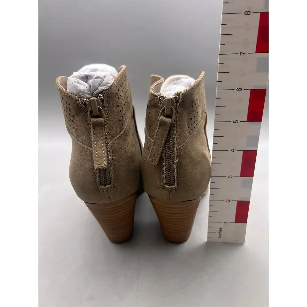 Violet & Red Jackson Laser Cut Booties Taupe Size 6 NWOB